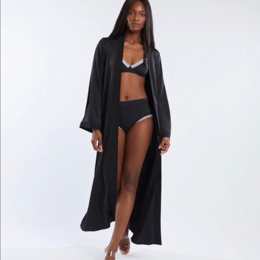 *NWT* Savage X Fenty Robe